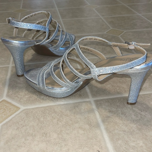 Naturalizer Heels worn once 9.5 - Picture 2 of 6